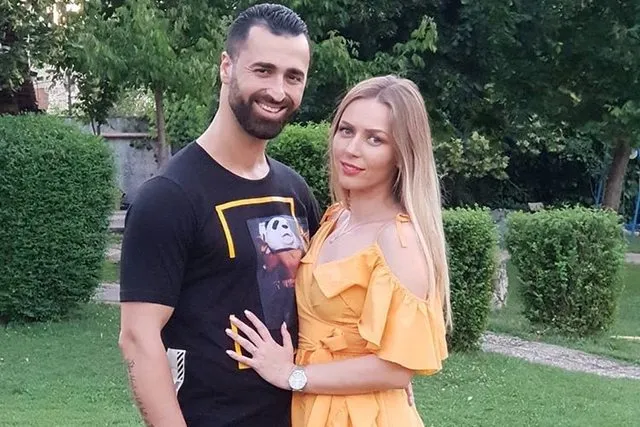 U divorcuan për shkak të BBVA? Menaxheri i Erik Lloshit flet për bashkëshorten e tij