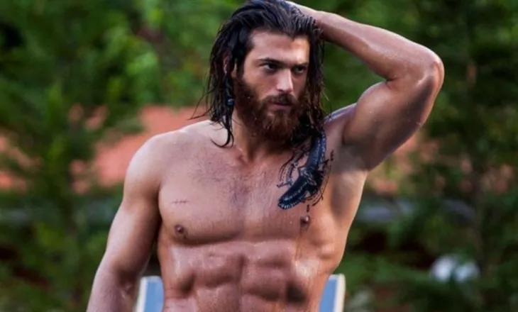 U kap duke konsumuar drogë në një klub nate, arrestohet aktori i njohur turk në Stamboll