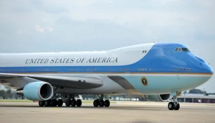Udhëtonte për në Davos, ‘Air Force One’ i DonaldTrump pëson defekt gjatë fluturimit, kthehet sërish në SHBA