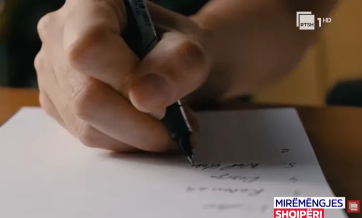 UNESCO propozon projekt të posaçëm për mbrojtjen e shkrimit me dorë, mësueset: Fëmijët po humbasin identitetin