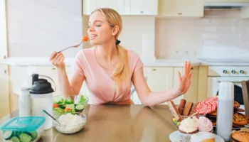 Ushqimet që ju ndihmojnë të mbani kolesterolin nën kontroll