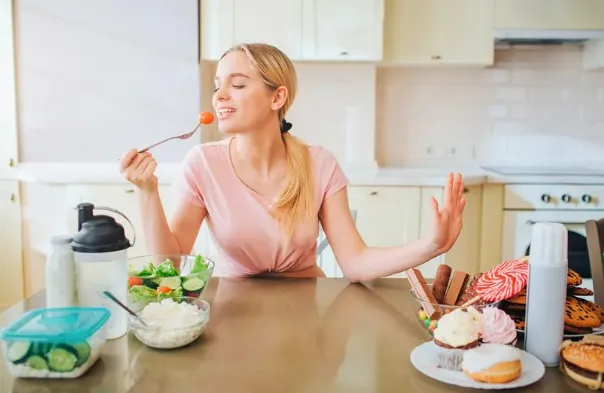 Ushqimet që ju ndihmojnë të mbani kolesterolin nën kontroll