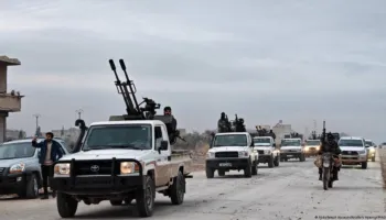 Ushtria siriane hyn në zonat në lindje të Alepos ndërsa kurdët tërhiqen