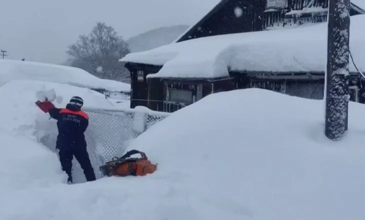 Vala e madhe e të ftohtit përfshin Azinë dhe Lindjen e Largët Ruse, me mbi 2 metra borë