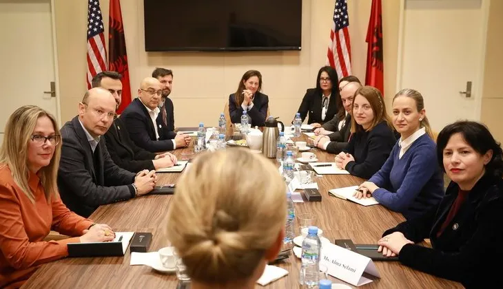 VanHorn takohet me deputetët e rinj të PS e PD, ambasada: Forcojmë bashkëpunimin mbi prioritetet e përbashkëta