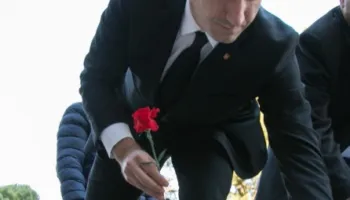 Veliaj përkujton 21 janarin: Plaga e dhimbjes mbetet e hapur