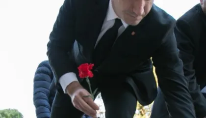 Veliaj përkujton 21 janarin: Plaga e dhimbjes mbetet e hapur