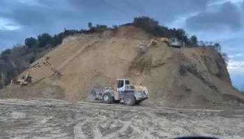 ‘Vendi i përcaktuar për varreza’! Fadromat gërryejnë kodrat në Novoselë, banorët: Po shkatërrojnë tokat, s’jemi njoftuar