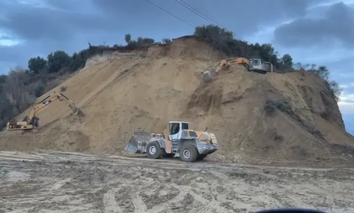‘Vendi i përcaktuar për varreza’! Fadromat gërryejnë kodrat në Novoselë, banorët: Po shkatërrojnë tokat, s’jemi njoftuar