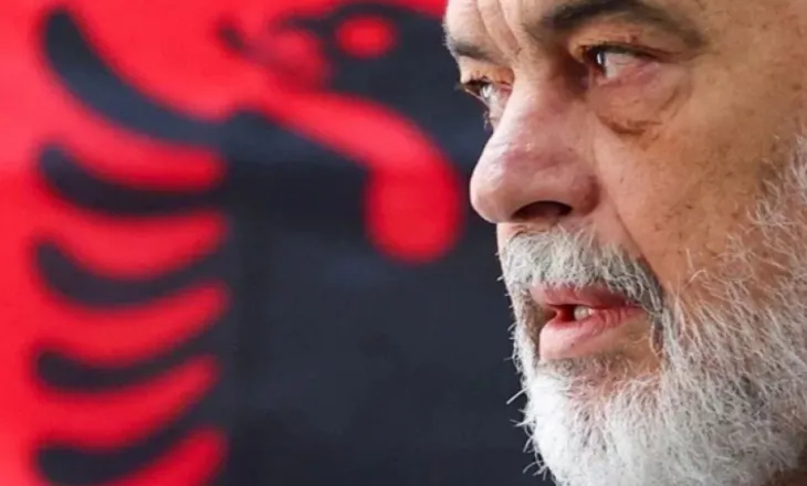 Vendi në pikë kthese!  Revolucioni në Shqipëri, një mundësi për ndryshim