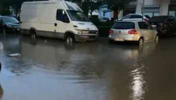 Vendi nën pushtetin e shiut! Përmbytje në Durrës e Lezhë, rritur niveli I ujit në hidrocentrale