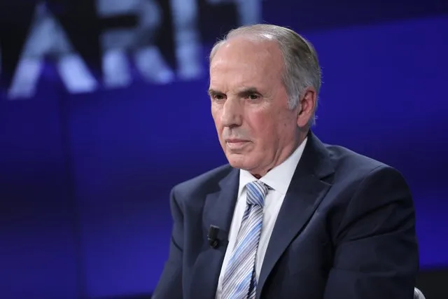 Vendimi i Trump për vizat, Zogaj: Duket sikur hanë qyl, por shqiptarët drobiten me 3 punë në Amerikë