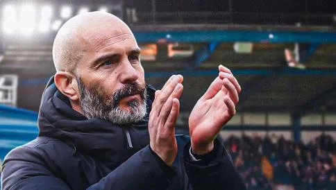 Vendimi më i papritur, pretendentët e Premier Ligës njoftojnë largimin e trajnerit të njohur