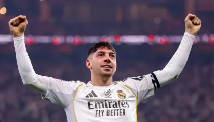 Vendos supergoli i Valverde, Real Madrid e mbyll në avantazh pjesën e parë ndaj Atletico (video)