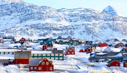 Vendosja e trupave ushtarake në Groenlandë, Rusia: Danimarka po përshkallëzon tensionet në Arktik