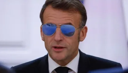 Vendosmëri dhe “syri i tigrit”, si po i kundërpërgjigjet Macron-i presidentit amerikan