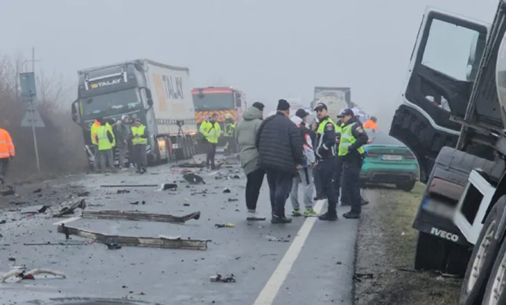 VIDEO- Aksidenti tragjik i tifozëve të PAOK-ut, një shqiptar mes viktimave. Një tjetër i plagosur