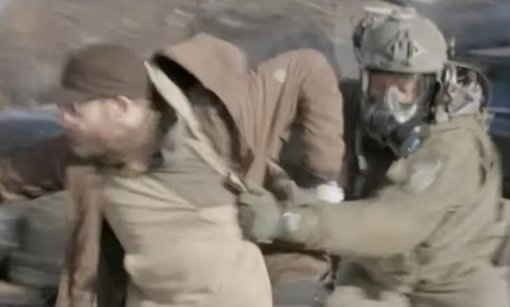 VIDEO/ Alex Pretti u përlesh me agjentët federalë një javë para vrasjes së tij