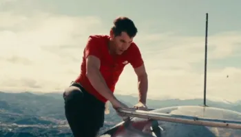 Video/ Alpinisti i njohur ngjitet në një nga ndërtesat më të larta në botë, në Taipei pa litar