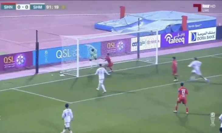 Video/ Autogoli i çuditshëm i portierit në minutën e fundit