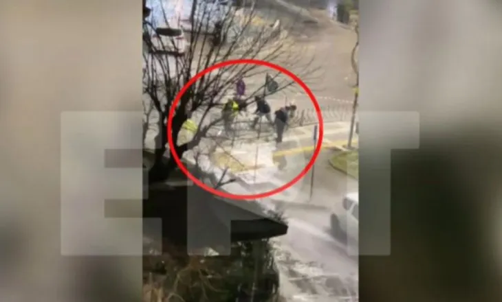 Video e  momentit  të ngjarjes në Selanik kur tubacioni EYATH shembet, duke plagosur 4 punëtorë