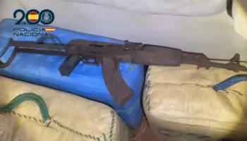 VIDEO/ Po ruanin 1 ton hashash me kallashnikovët gati, ja momenti kur policia arreston dy shqiptarë