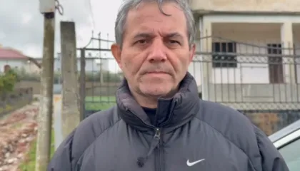 VIDEO/ ‘Ra në krye të detyrës’, familjarët e punonjësit të bashkisë Durrës përgënjeshtrojnë kryetaren Sako