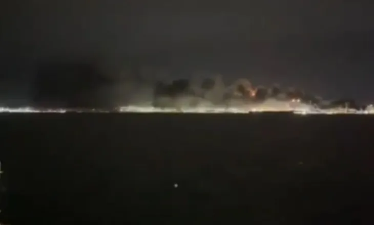 VIDEO / Shpërthim dhe zjarr i madh në rafinerinë më të madhe të naftës në Turqi