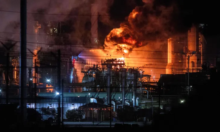 VIDEO/ Shpërthim i fuqishëm në një rafineri në Turqi