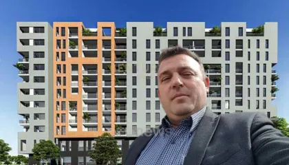 Video skandaloze! Ndërtuesi Andon Pango përleshet me dy gra, të cilat kanë blerë apartamentin por nuk e marrin në dorëzim