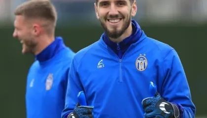 Vijon merakto bardheblu, Bekaj te Tirana