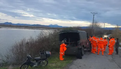 Vijon operacioni i kërkim-shpëtimit për gjetjen e të riut pas aksidentit në Klos