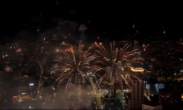 Viti i Ri 2026 troket në Shqipëri! Ndriçohet qielli në qytetet e vendit nga spektakli i fishekzjarrëve