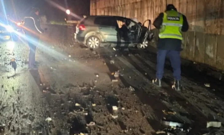 Viti i ri nis tragjikisht/ Shuhen në aksident 3 të rinj në Tepelenë (Emrat)