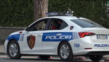 Vjehrra rreh dhëndrin, arrestohet nga policia 52-vjeçarja