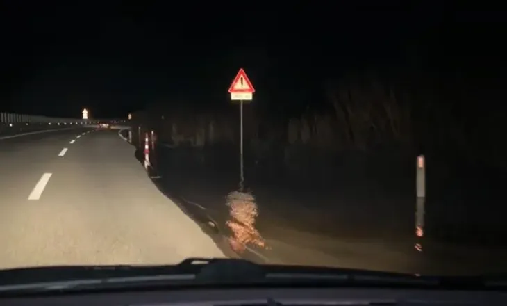 Vjosa doli nga shtrati, uji hyn edhe në autostradën Vlorë-Levan