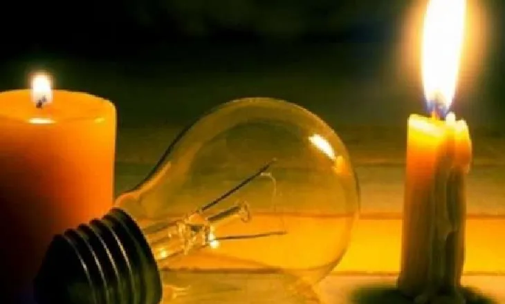 Vlora në terr! Një pjesë e qytetit pa energji elektrike, ja shkaku i ndërprerjes