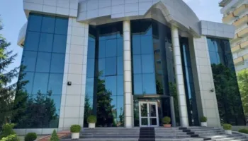 Vodhën 22 mln lekë të pensionistëve, Prokuroria nis hetimet mbi dy punonjëset e postës në Devoll