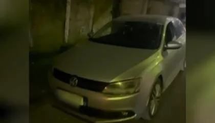 Vodhi automjetin në një vendparkim, pranga 18-vjeçarit/ Mashtroi rojen duke i thënë se ishte pronari i makinës