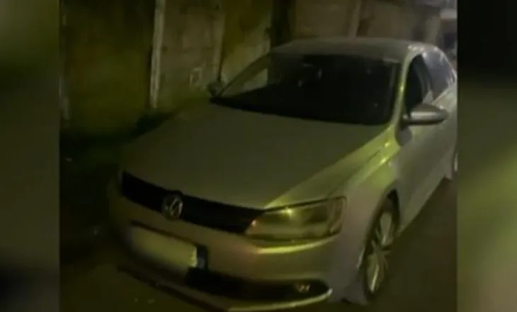 Vodhi automjetin në një vendparkim, pranga 18-vjeçarit/ Mashtroi rojen duke i thënë se ishte pronari i makinës