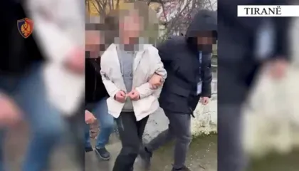 Vodhi me dhunë para duke terrorizuar shitësen, kapet autori i grabitjes së marketit në Yzberisht