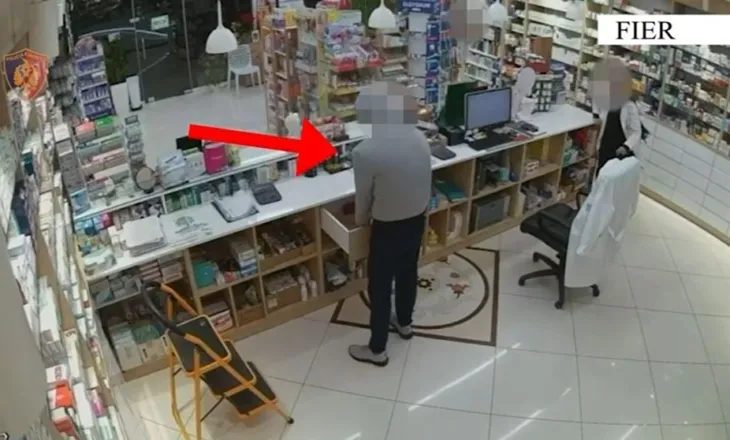 Vodhi një shumë parash në një farmaci në Fier, arrestohet 25-vjeçari