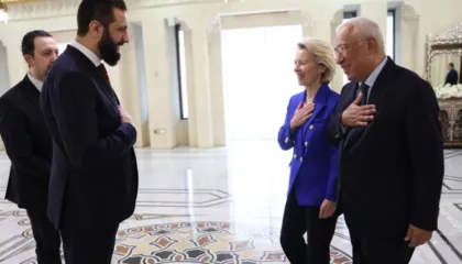 Von der Leyen viziton Damaskun, në emër të BE-së premton 620 milionë euro shtesë për Sirinë