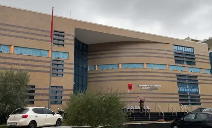 Vrasja e 67-vjeçarit në Shkodër, Gjykata e Shkodrës lë në burg 4 të dyshuarit, njëri prej tyre pranon vendosjen e eksplozivit