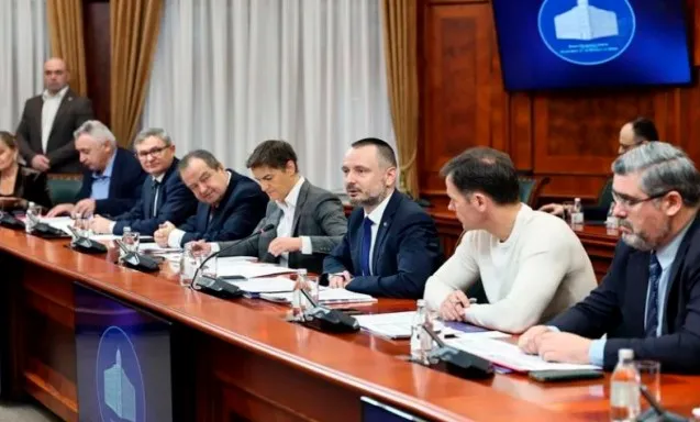 Vuçiç nënshkruan “Ligjet e Mrdiçit”, mediat kryqëzojnë presidentin, pse Serbia po i thotë “Lamtumirë” rrugës drejt BE