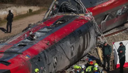 “Xhamat u thyen dhe njerëzit…”, çfarë dimë për katastrofën më të rëndë hekurudhore të dekadës në Spanjë