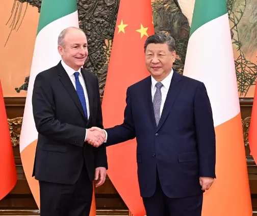Xi Jinping-u takon kryeministrin irlandez Micheal Martin