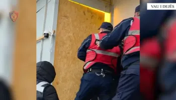 Zbulohen 2 “shtëpi bari” në Vaun e Dejës, arrestohet 31 vjeçari, shpallen në kërkim 4 të tjerë