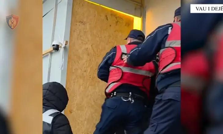 Zbulohen 2 “shtëpi bari” në Vaun e Dejës, arrestohet 31 vjeçari, shpallen në kërkim 4 të tjerë