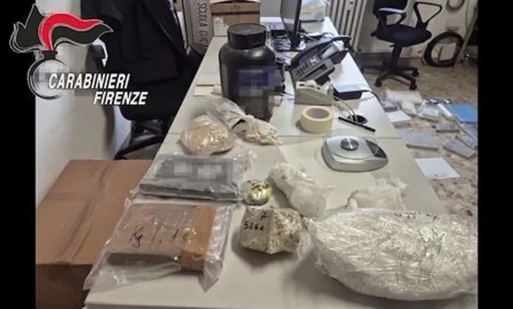 Zbulohet rafineria e drogës në banesën e shqiptarit në Itali, sekuestrohen 34 kg kokainë